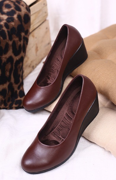 کفش چرم پرسنلی زنانه لودوشکا بنفشه