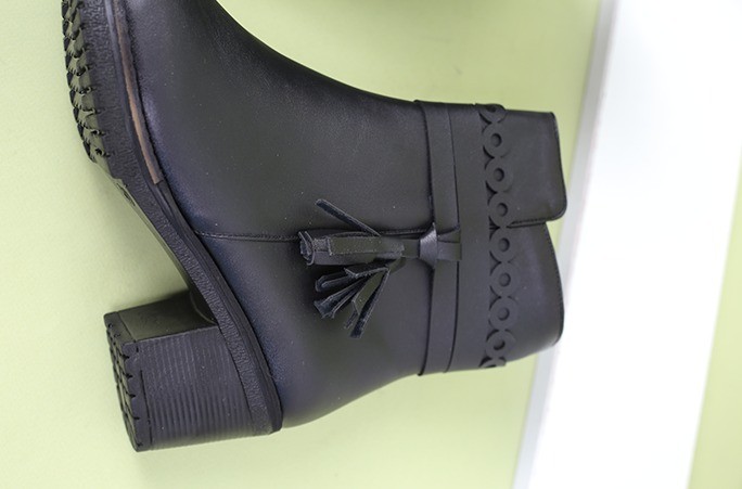 نیم بوت زنانه پیچک