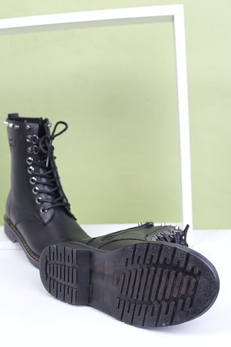 نیم بوت زنانه دکتر مارتین