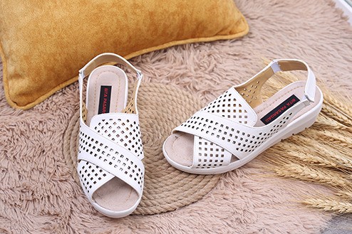 کفش صندل تابستانی زنانه سوزی