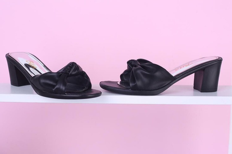 کفش صندل روفرشی زنانه گلایل