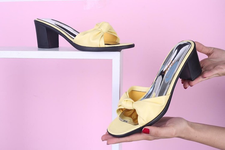 کفش صندل روفرشی زنانه گلایل