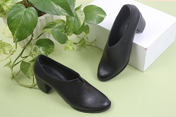 کفش زنانه پرسنلی پنج سانت کوکدار