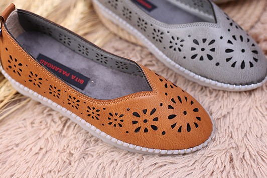 کفش کالح زنانه هایلایت