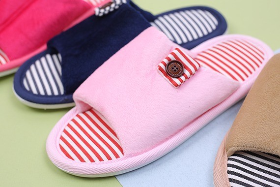 پاپوش ست زنانه و مردانه دکمه ای