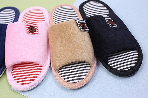 پاپوش ست زنانه و مردانه دکمه ای