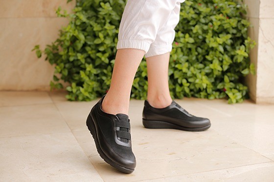 کفش اسپرت زنانه فلورا