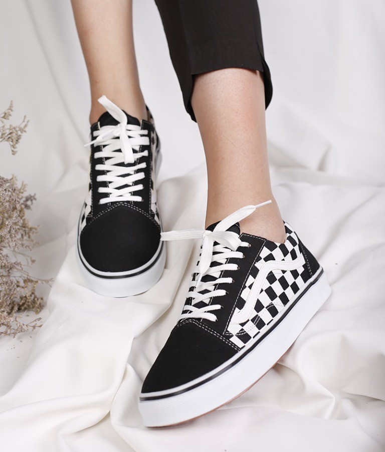 کفش زنانه ونس شطرنجی