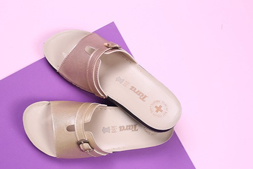 کفش صندل زنانه روفرشی ساناز