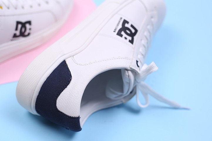 کفش اسپرت زنانه DC2