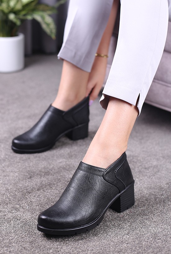 کفش پرسنلی زنانه شارلوکت