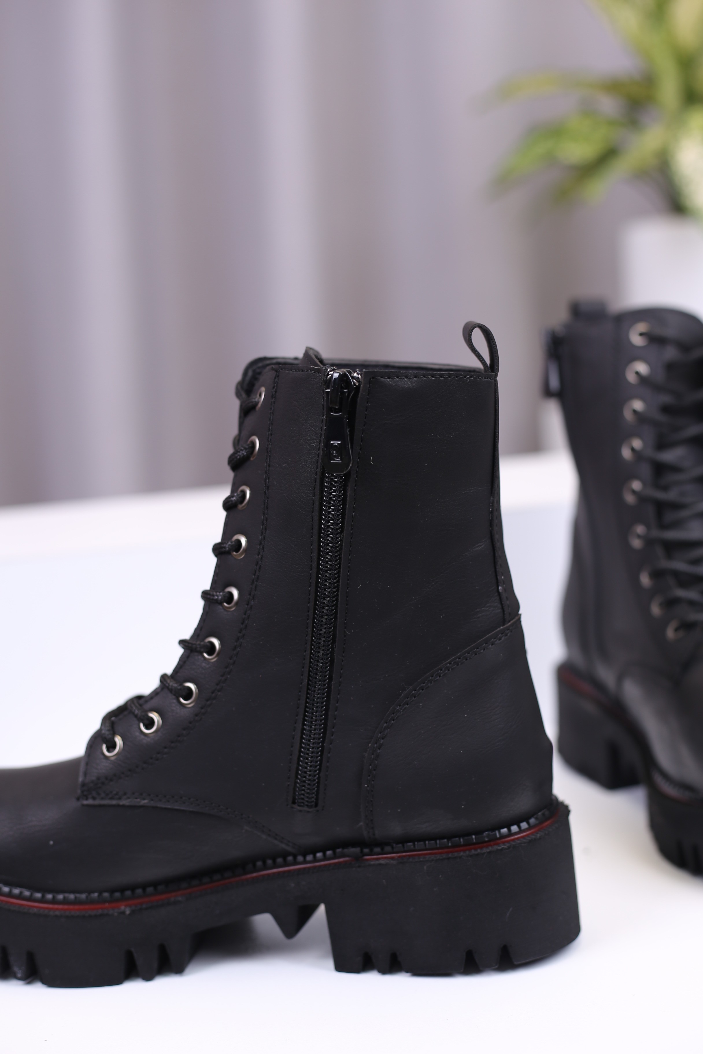 نیم بوت زنانه زیپی