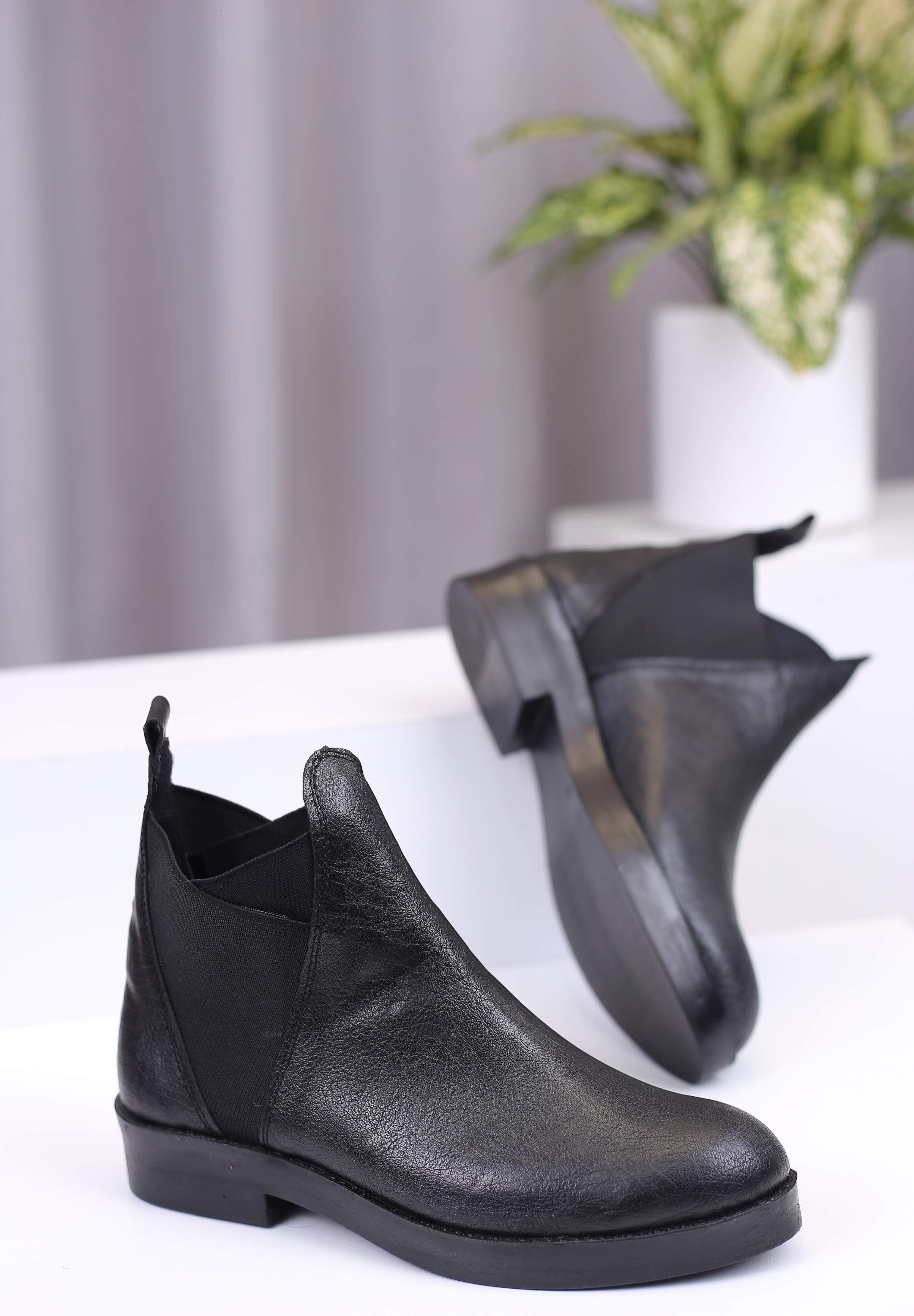 نیم بوت زنانه دو کش