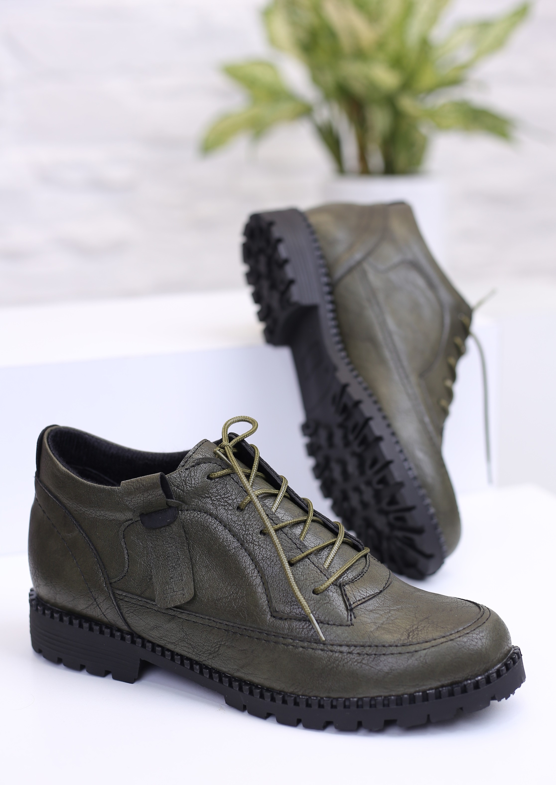 نیم بوت زنانه ساعتی