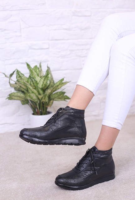 کفش نیم بوت زنانه یو