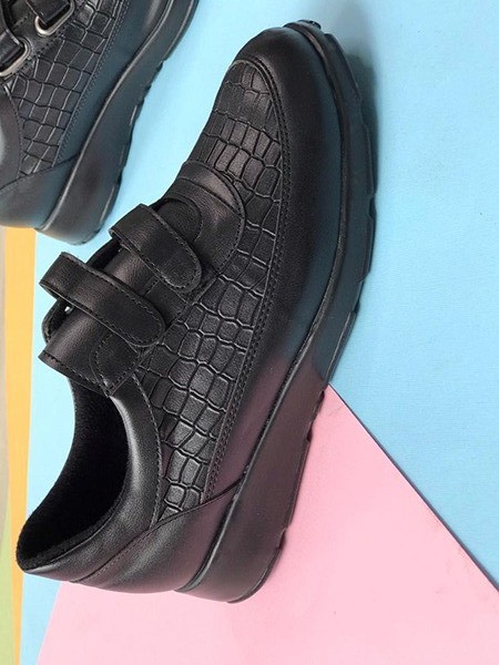 کفش اسپرت زنانه هوتیک دوچسب طرح سنگی