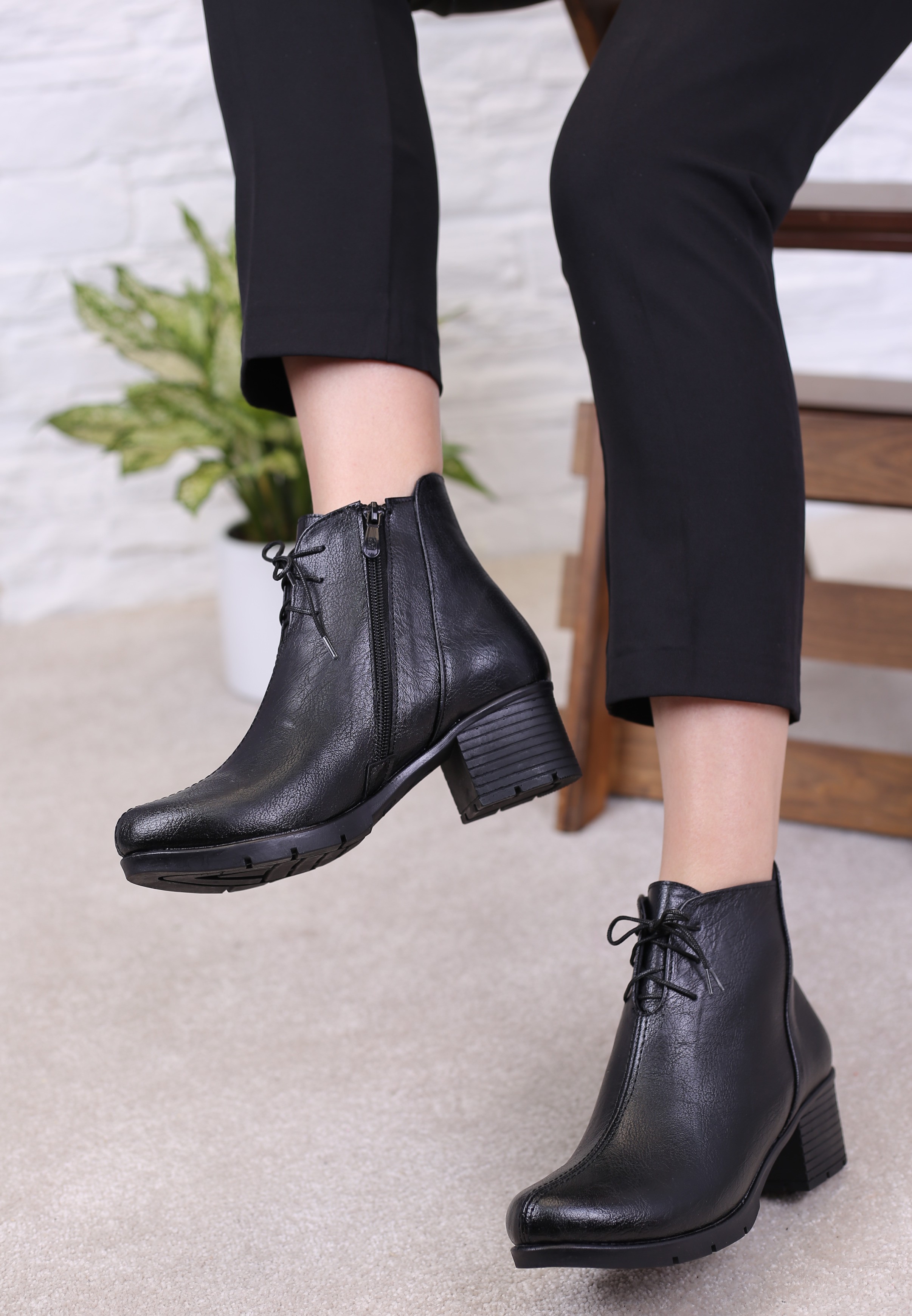 بوت زنانه افراکت