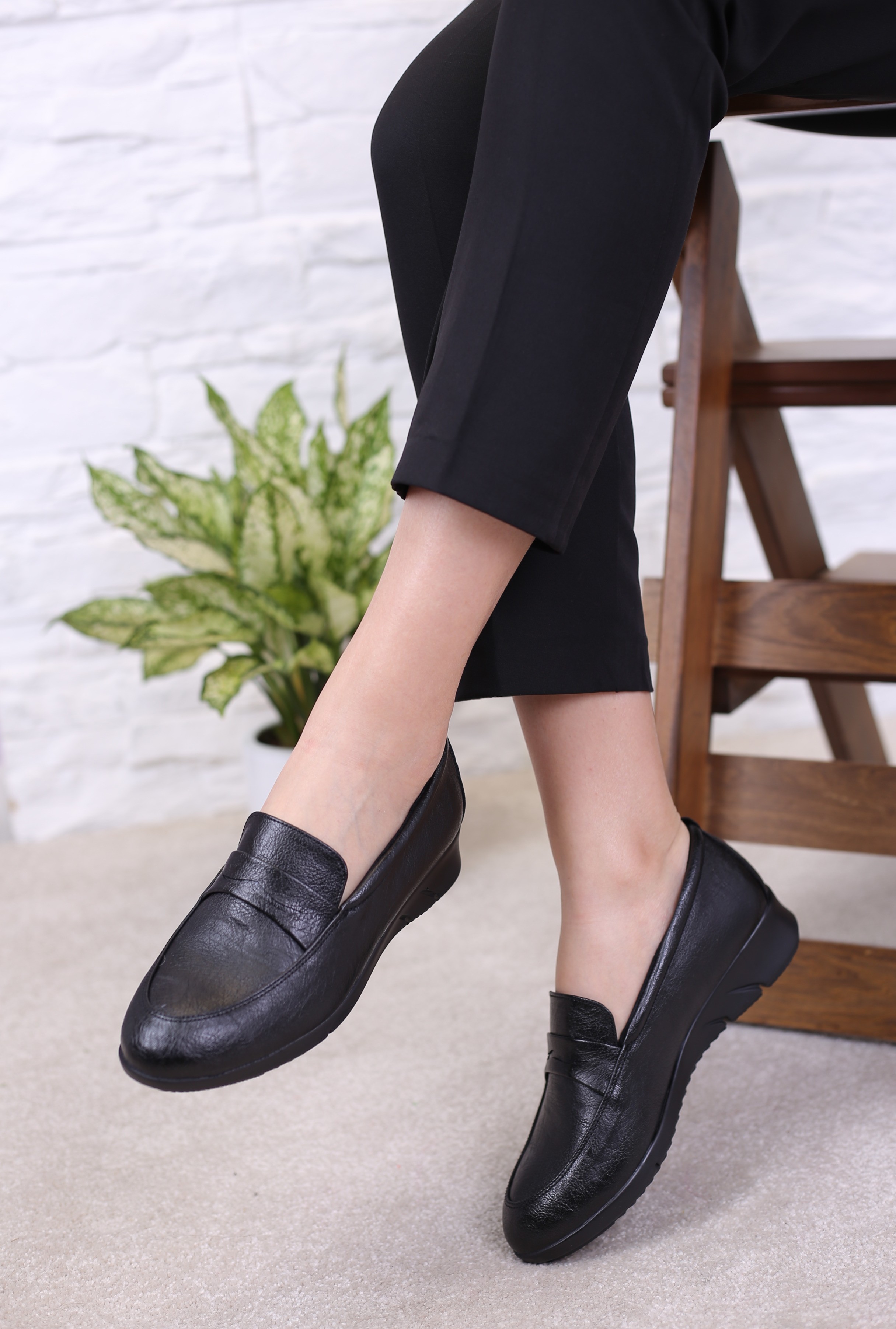 کفش کالج زنانه آیسان