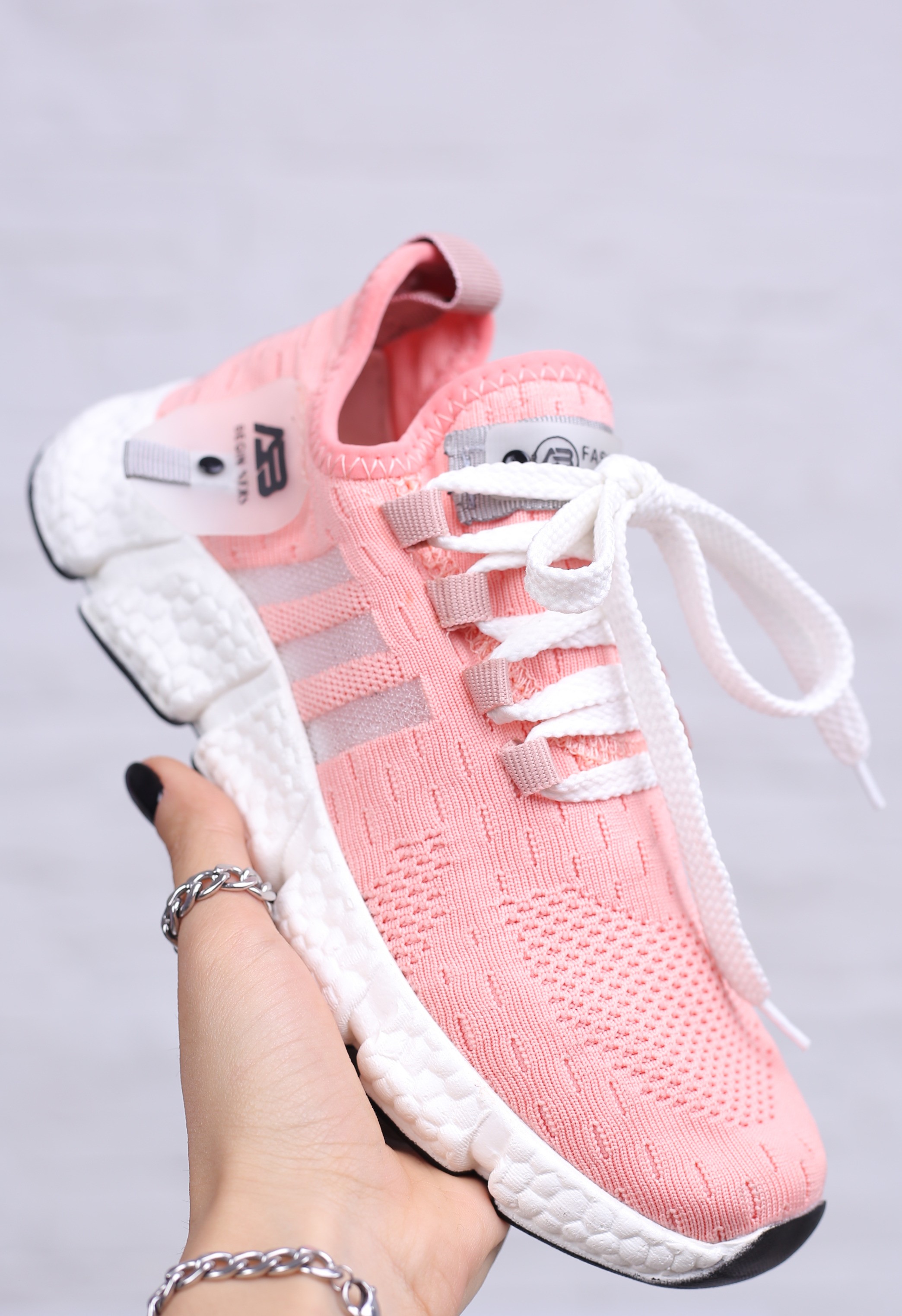 کفش اسپرت زنانه آدیداس کشی