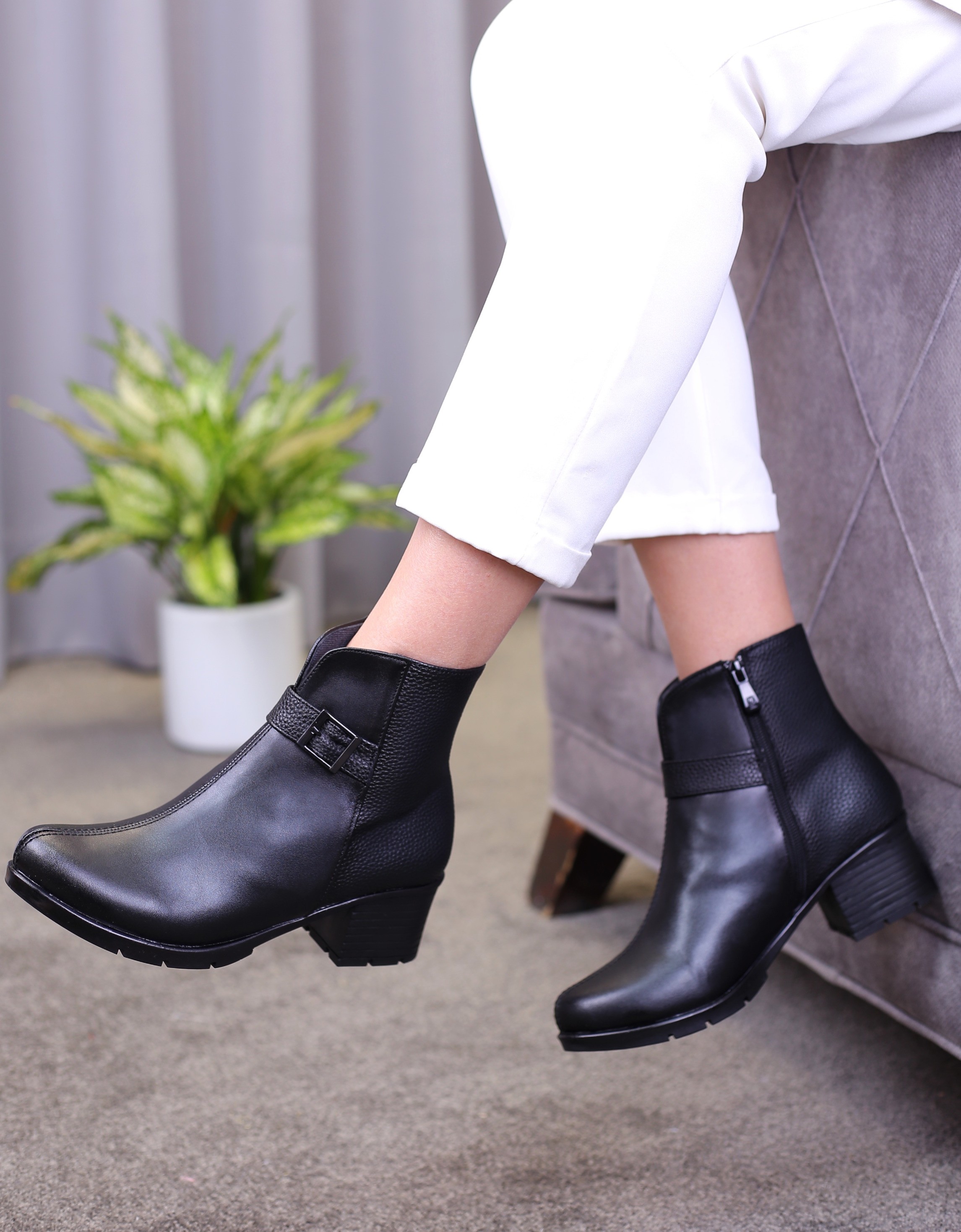 نیم بوت زنانه اطلس