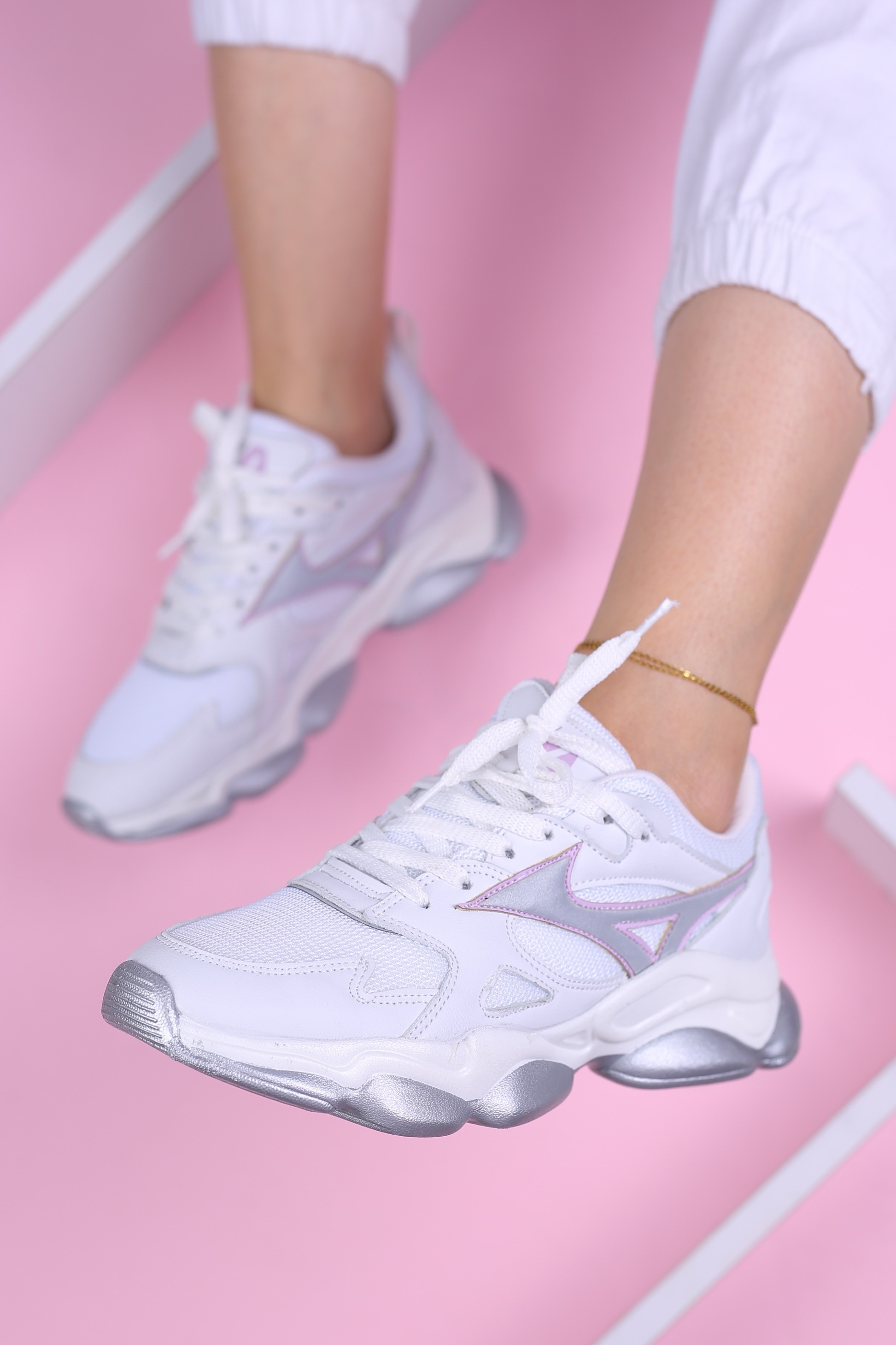 کفش اسپرت زنانه میزانو