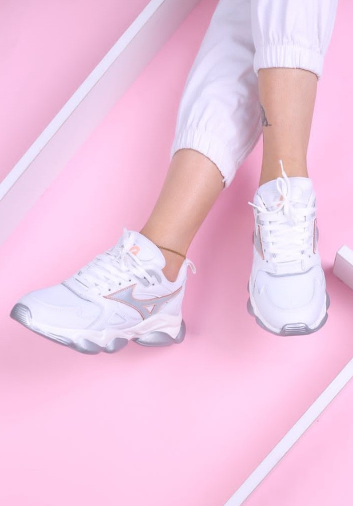 کفش اسپرت زنانه میزانو