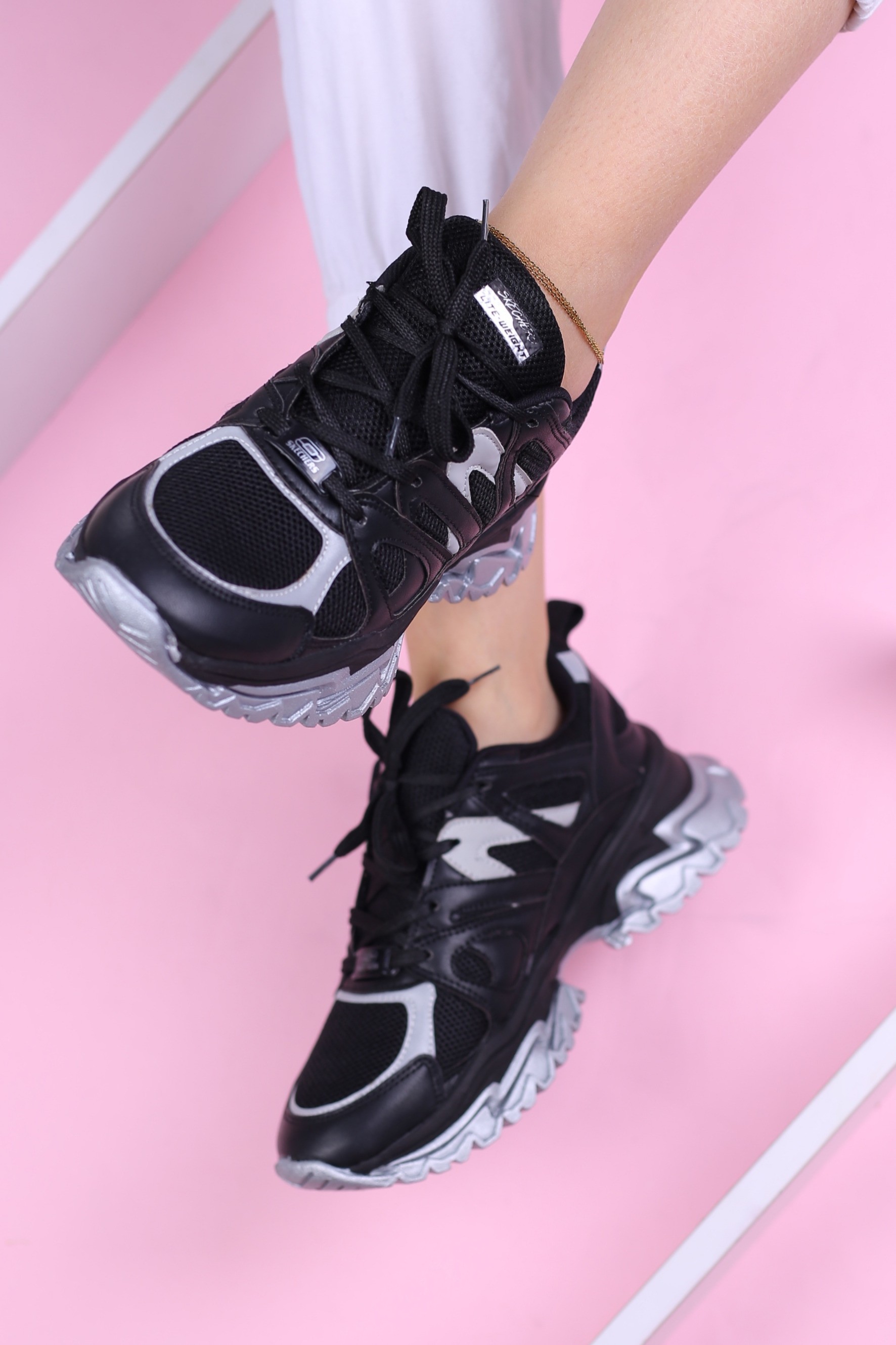 کفش اسپرت زنانه اسکیچرز 211