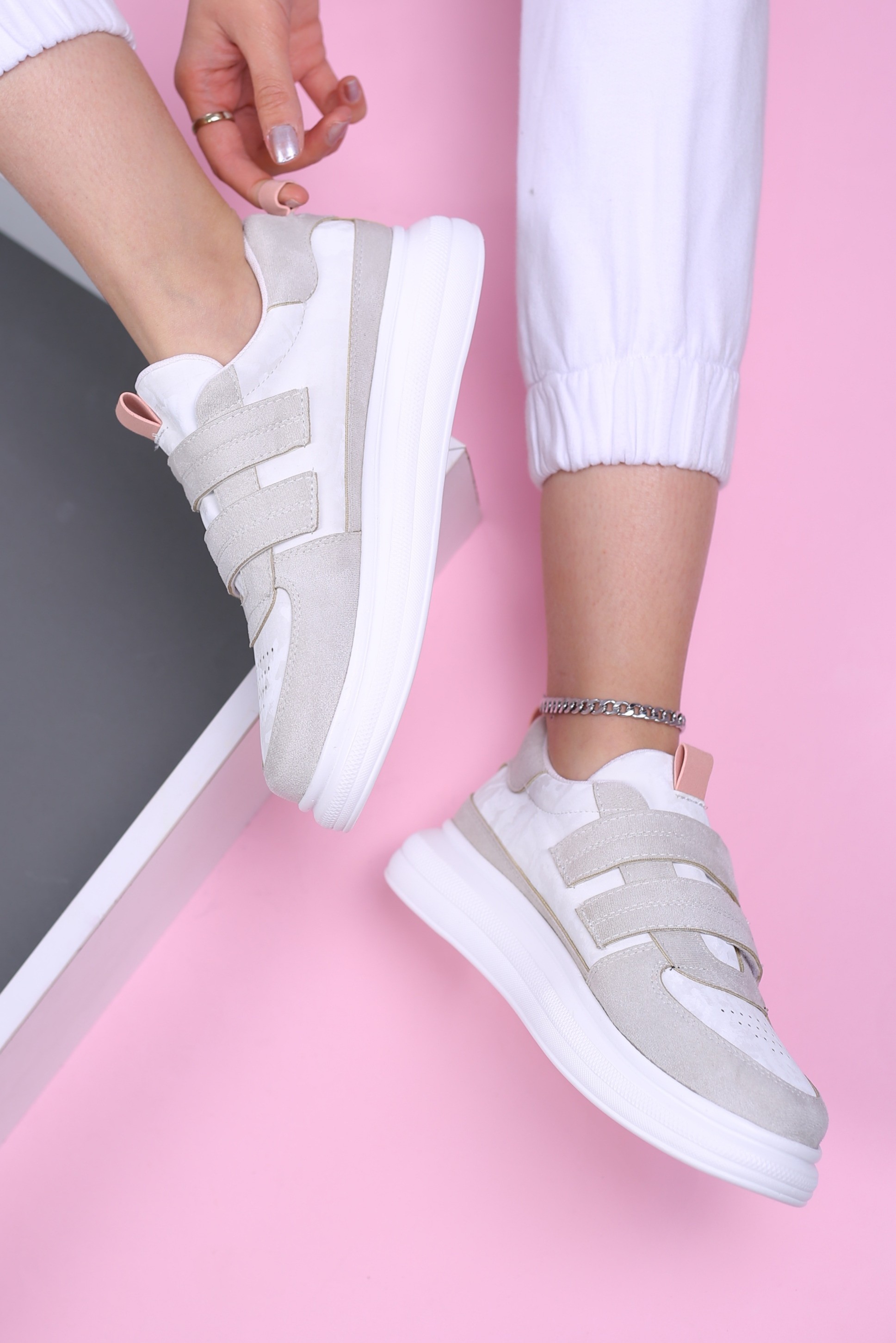 کفش اسپرت زنانه دوچسب پتینه