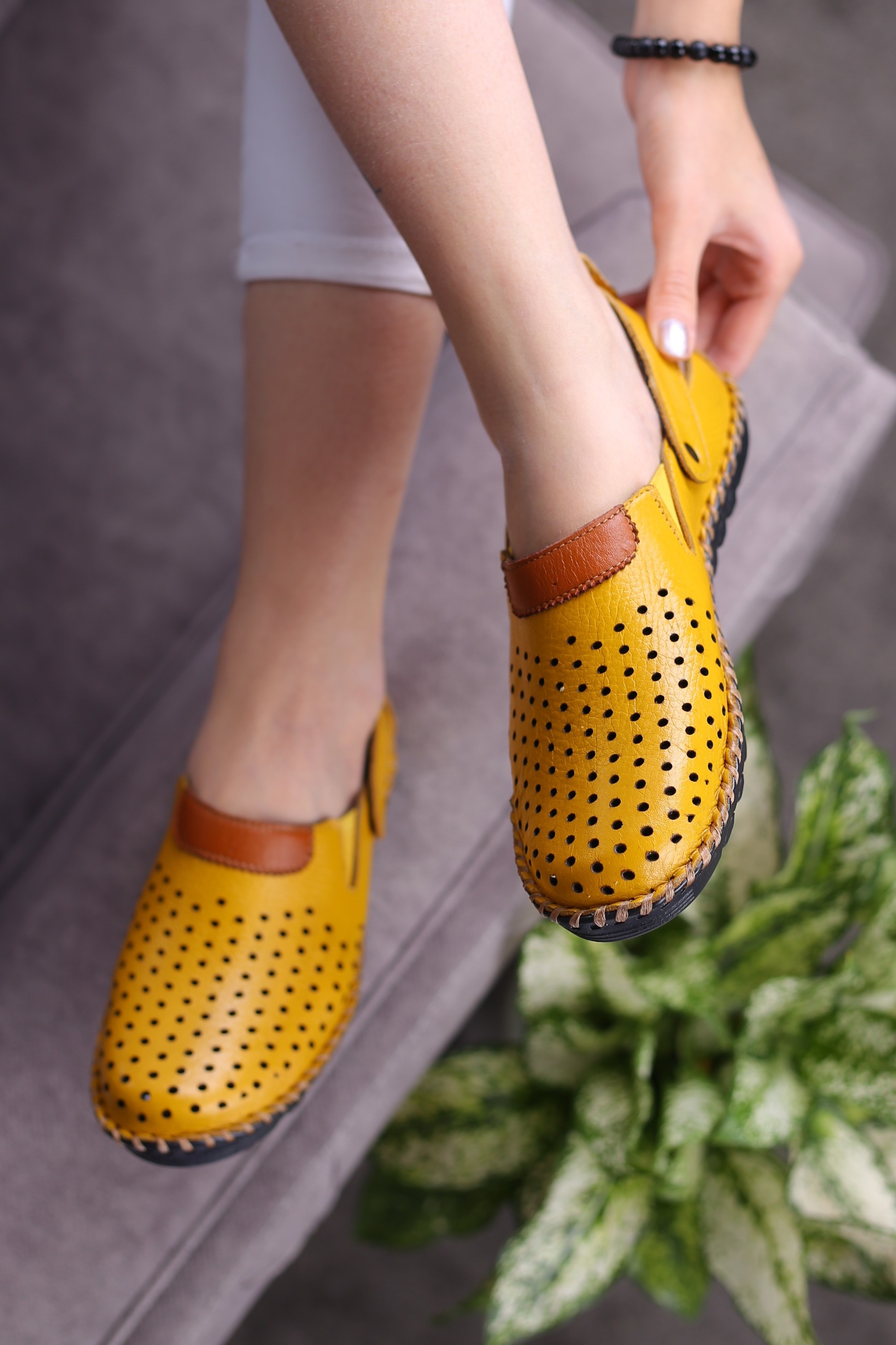 کفش کالج چرم زنانه B5 مهسا