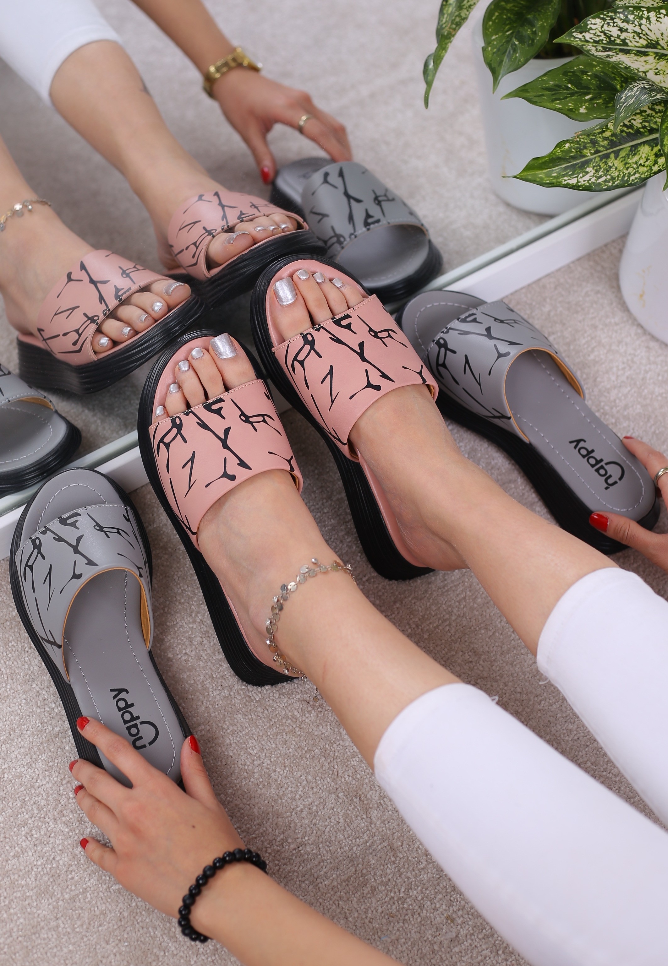 کفش صندل زنانه روفرشی آیسان