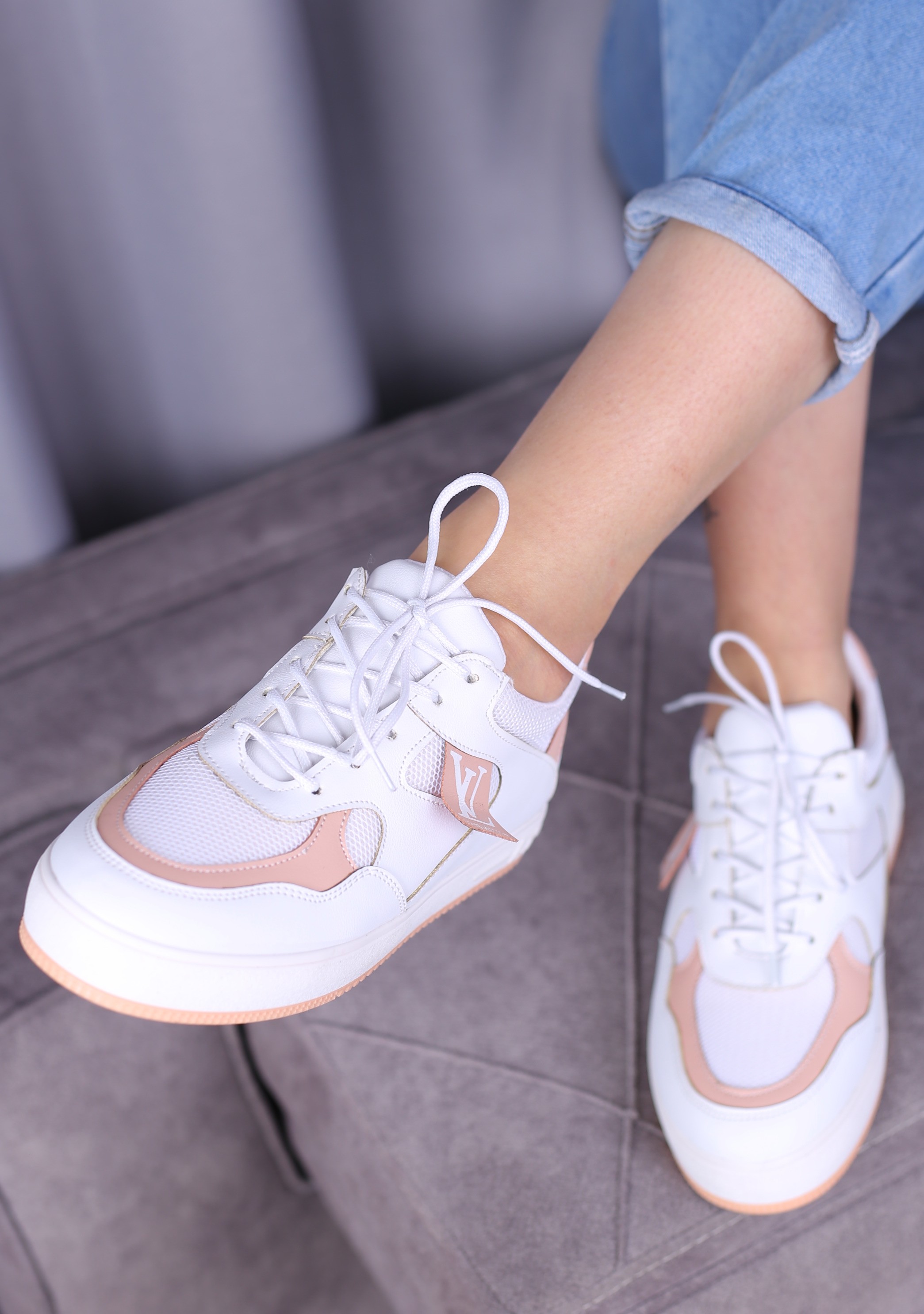 کفش اسپرت زنانه ال وی