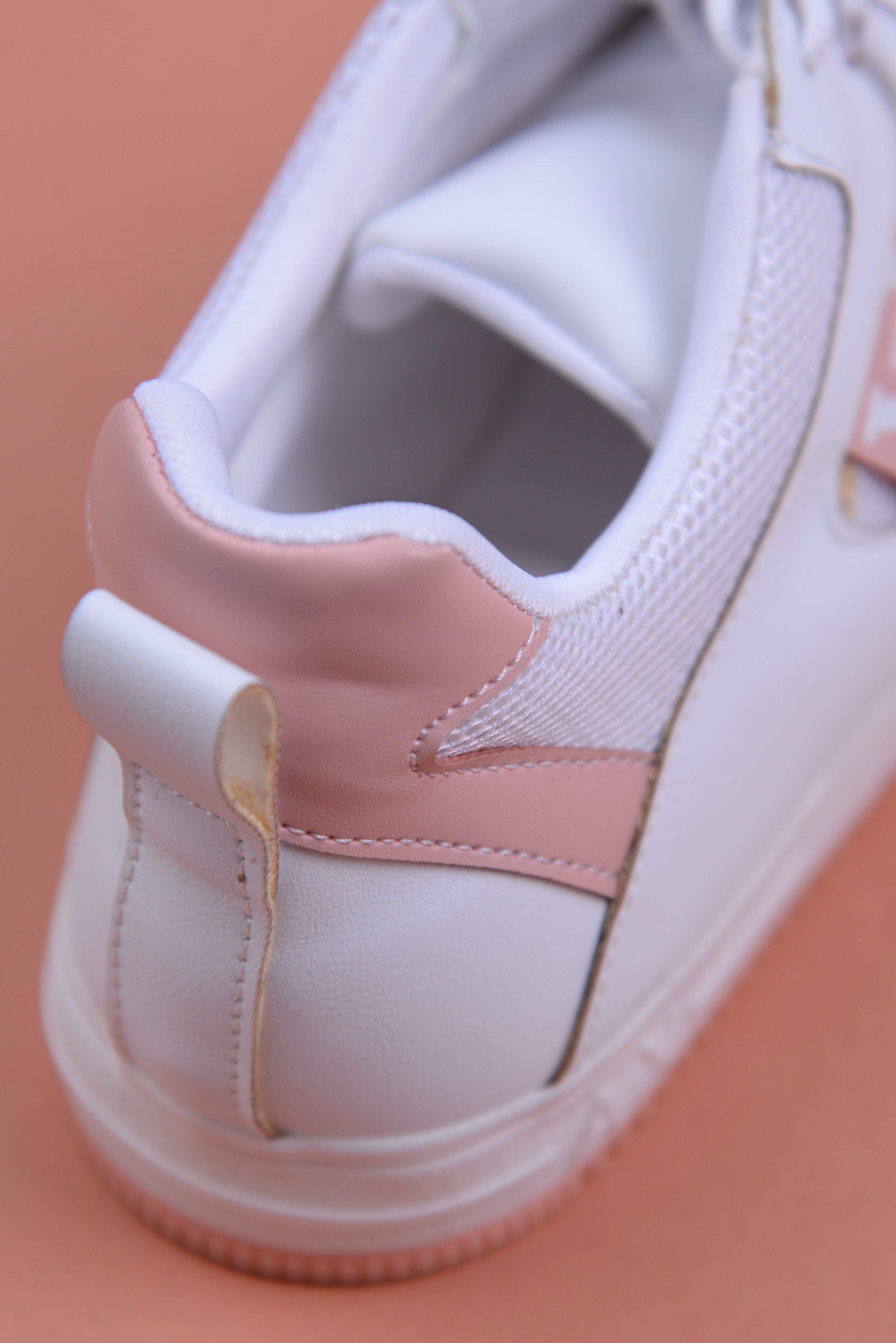 کفش اسپرت زنانه ال وی