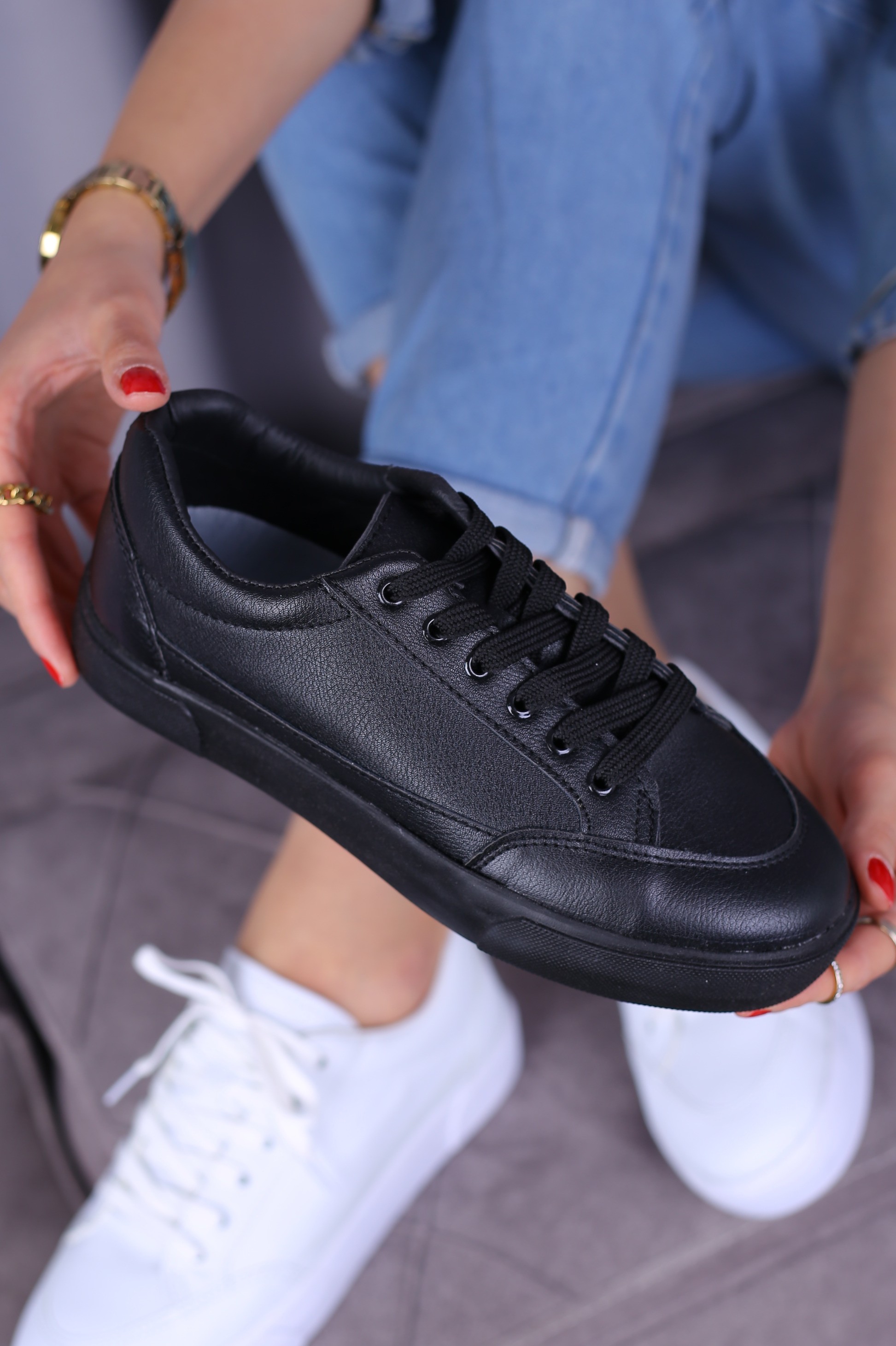 کفش اسپرت زنانه برشکا