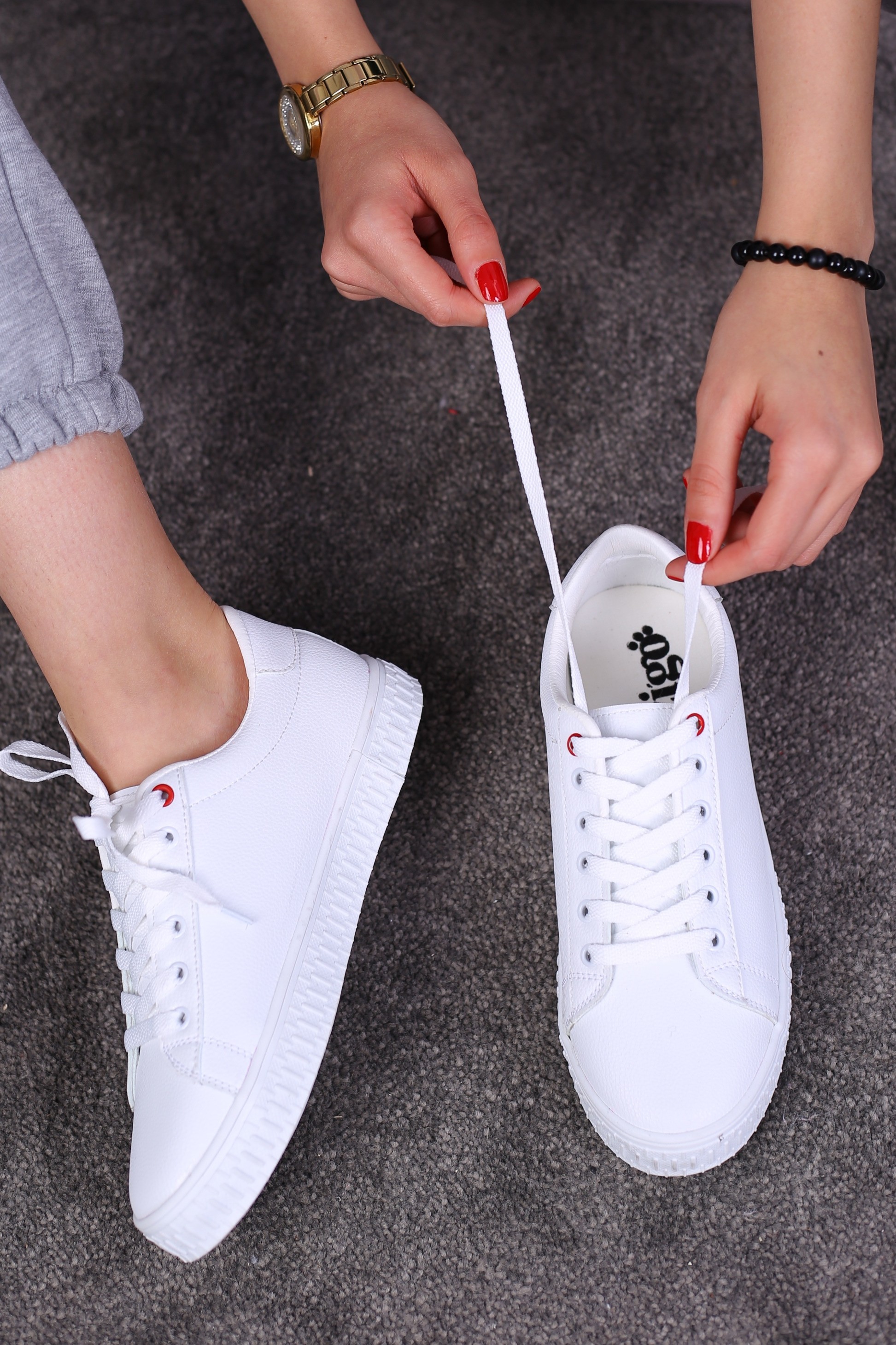 کفش اسپرت زنانه ترافیک