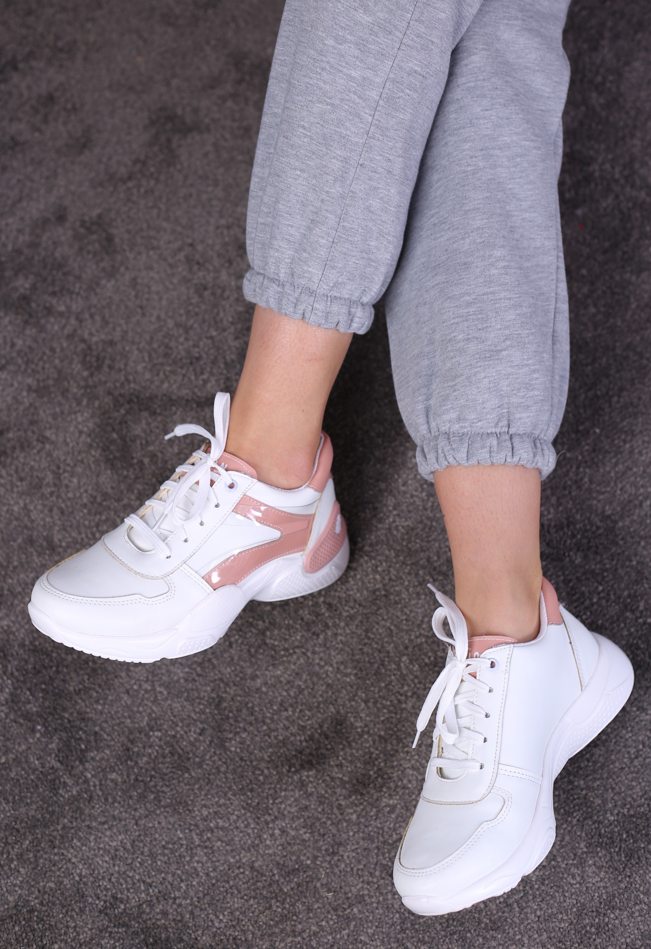 کفش اسپرت زنانه تایگر