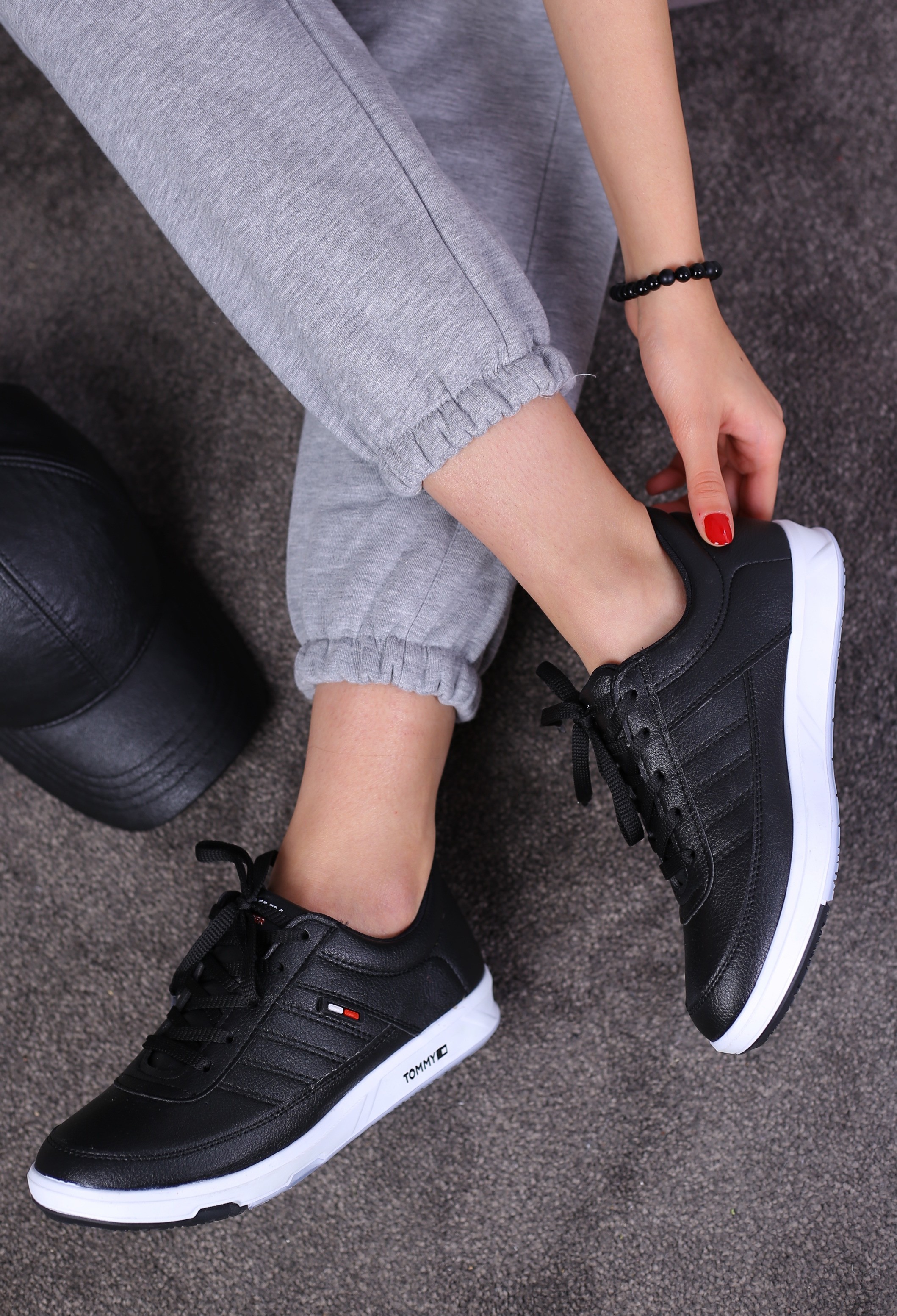 کفش اسپرت زنانه تامی