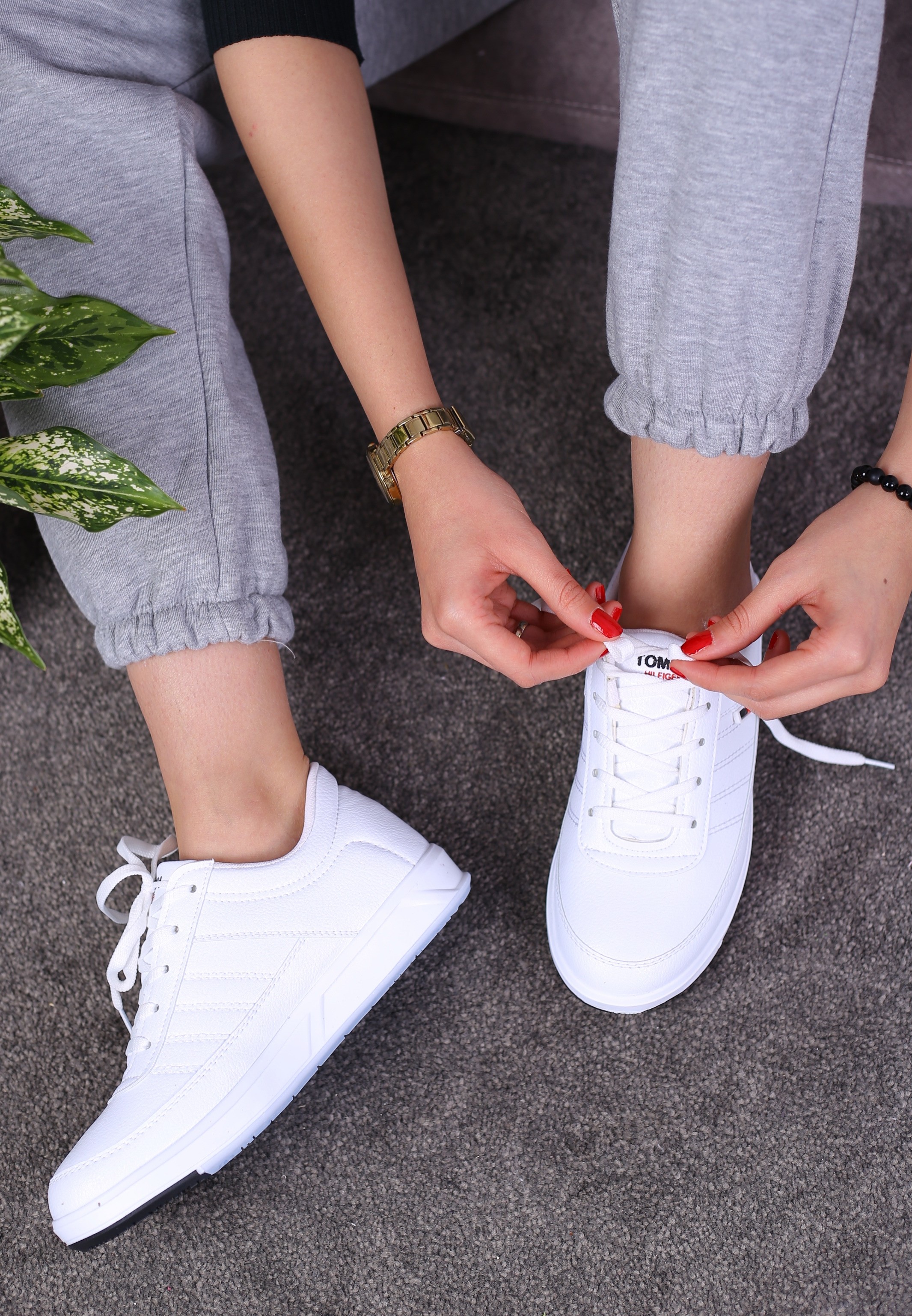 کفش اسپرت زنانه تامی