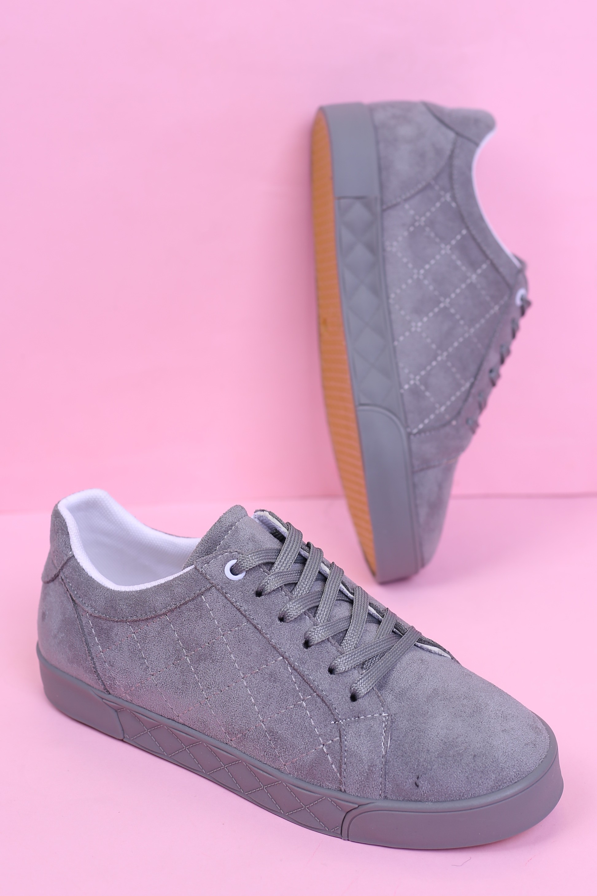 کفش اسپرت زنانه شنل دوزی سوییت