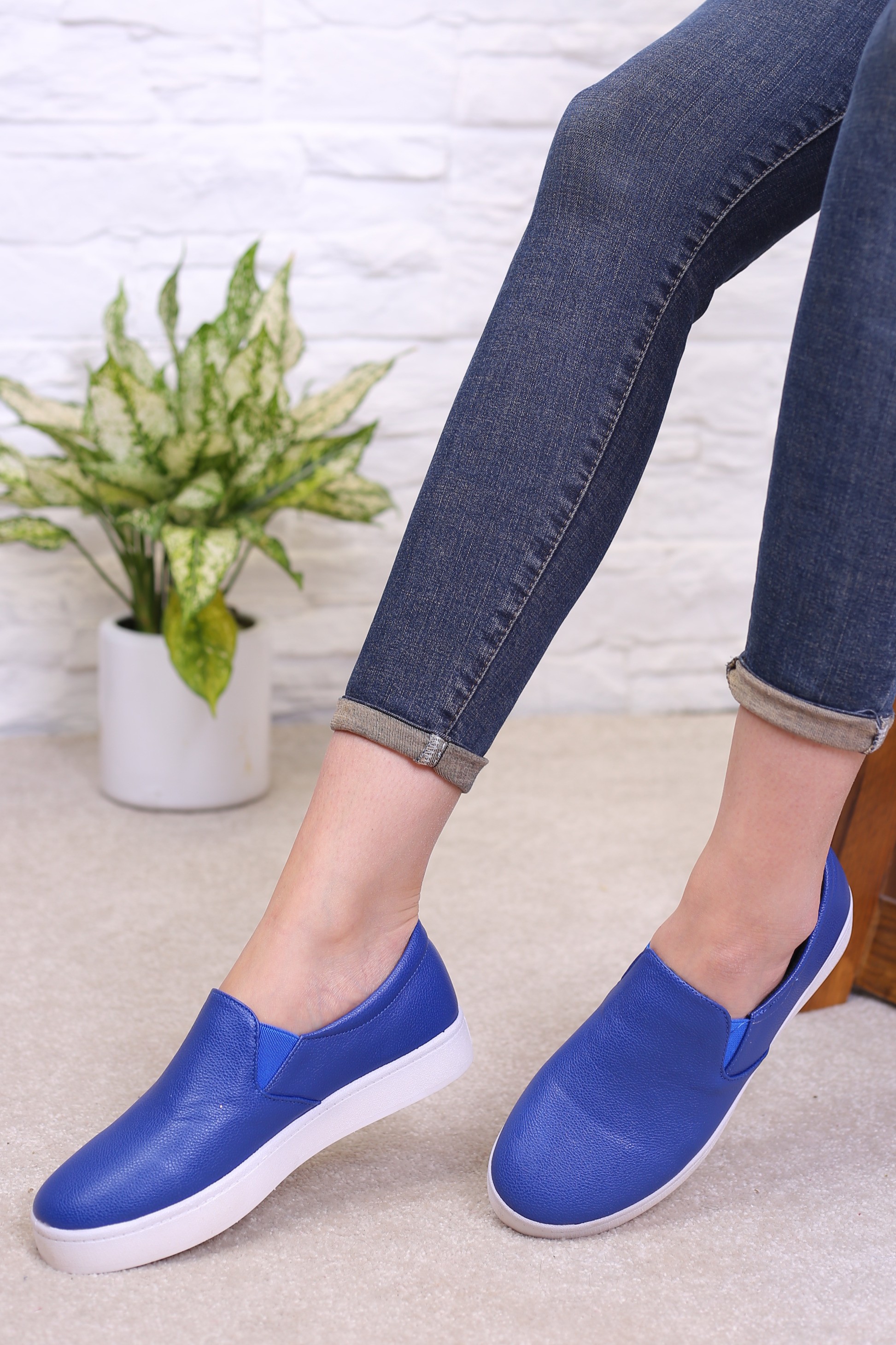 کفش اسپرت زنانه ونس 301