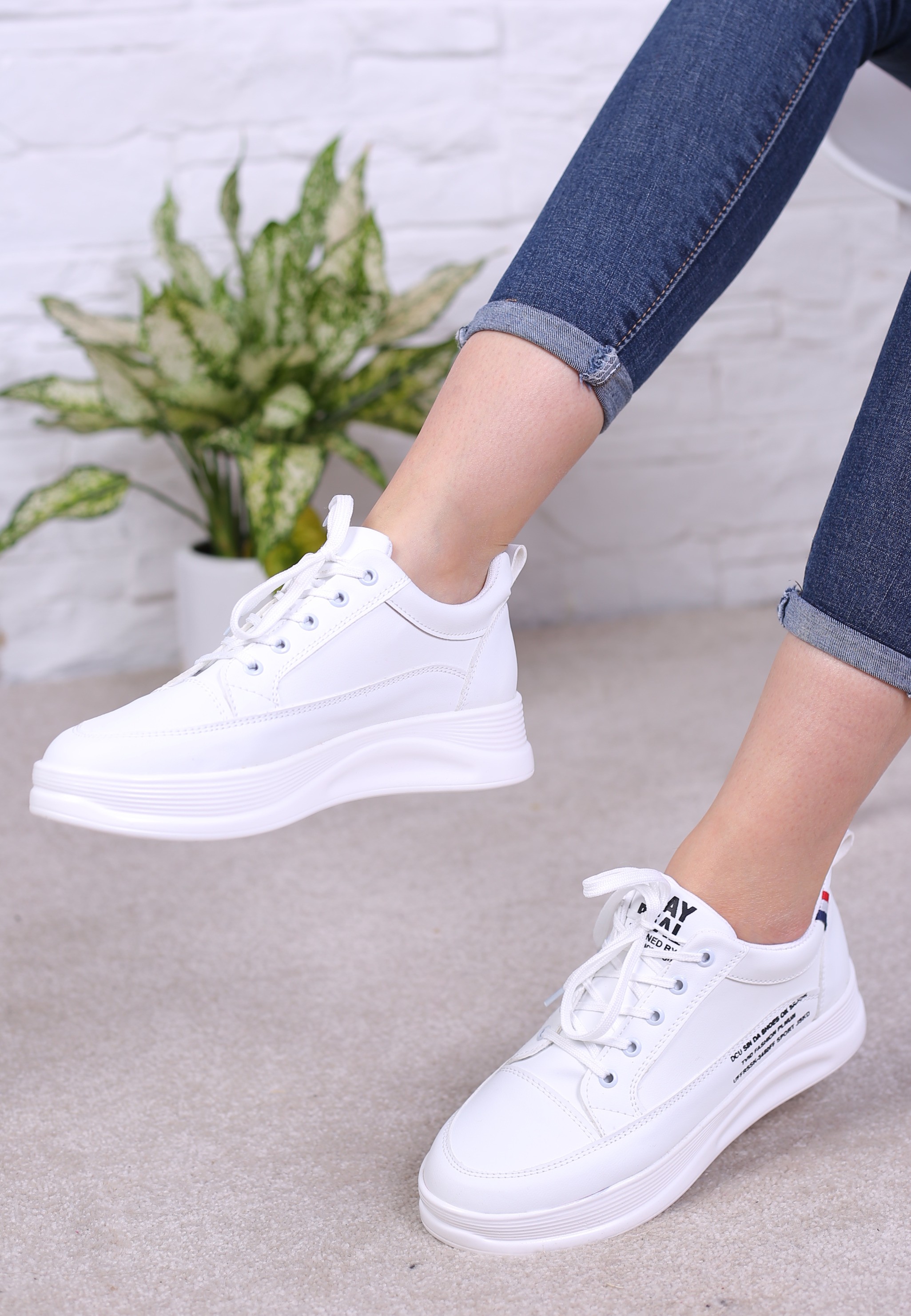 کفش اسپرت زنانه تامی پرچمی