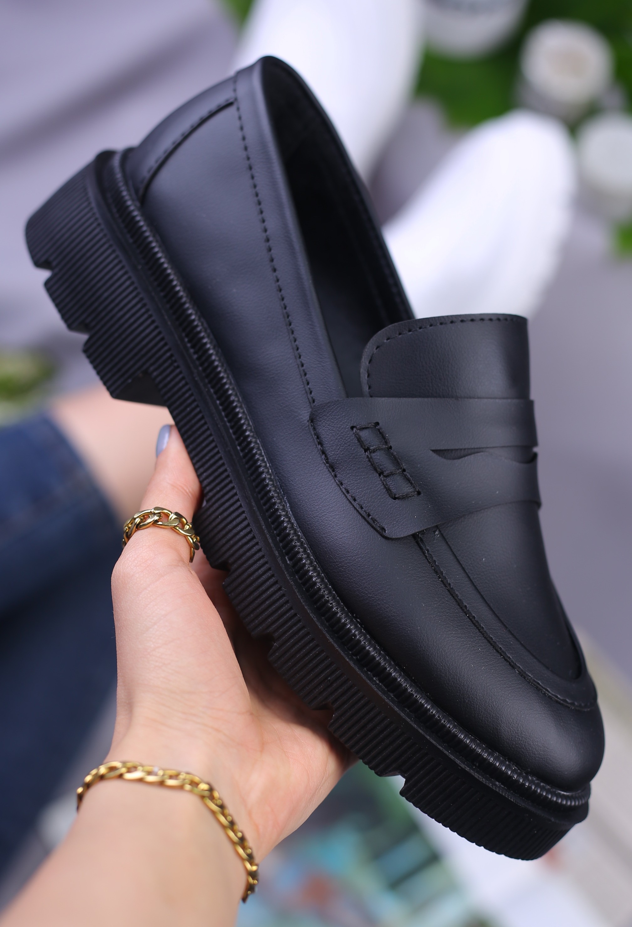 کفش کالج زنانه ساعتی