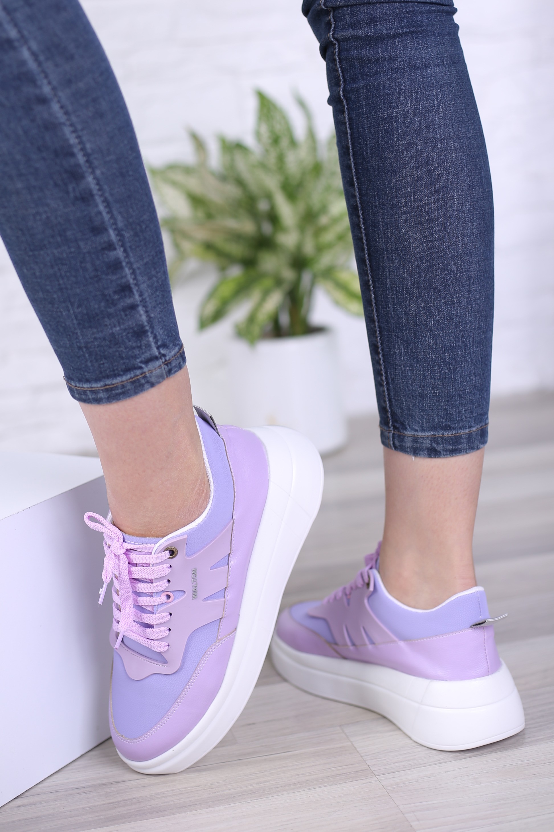 کفش اسپرت زنانه والتون