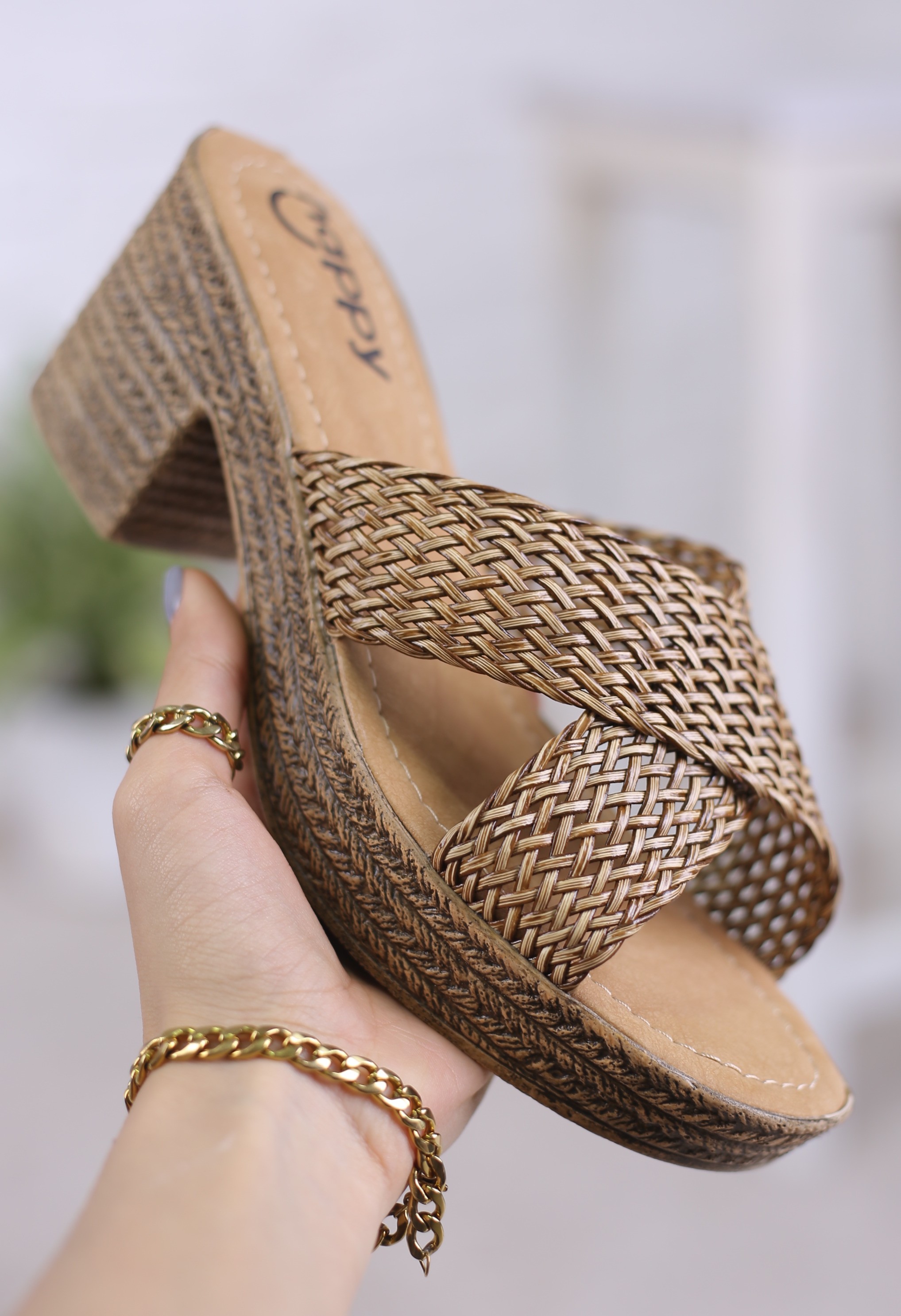 کفش صندل زنانه تابستانی وانیا کنفی