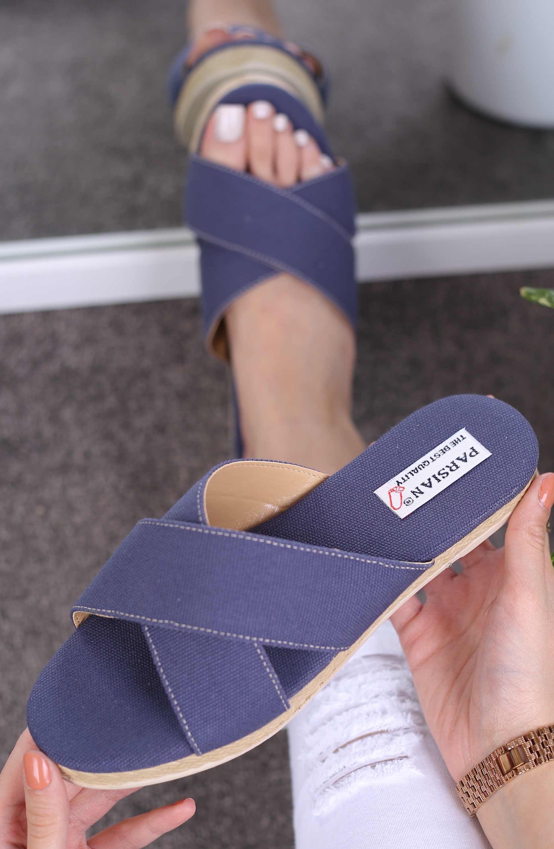 کفش صندل زنانه روفرشی ضربدری هلسا