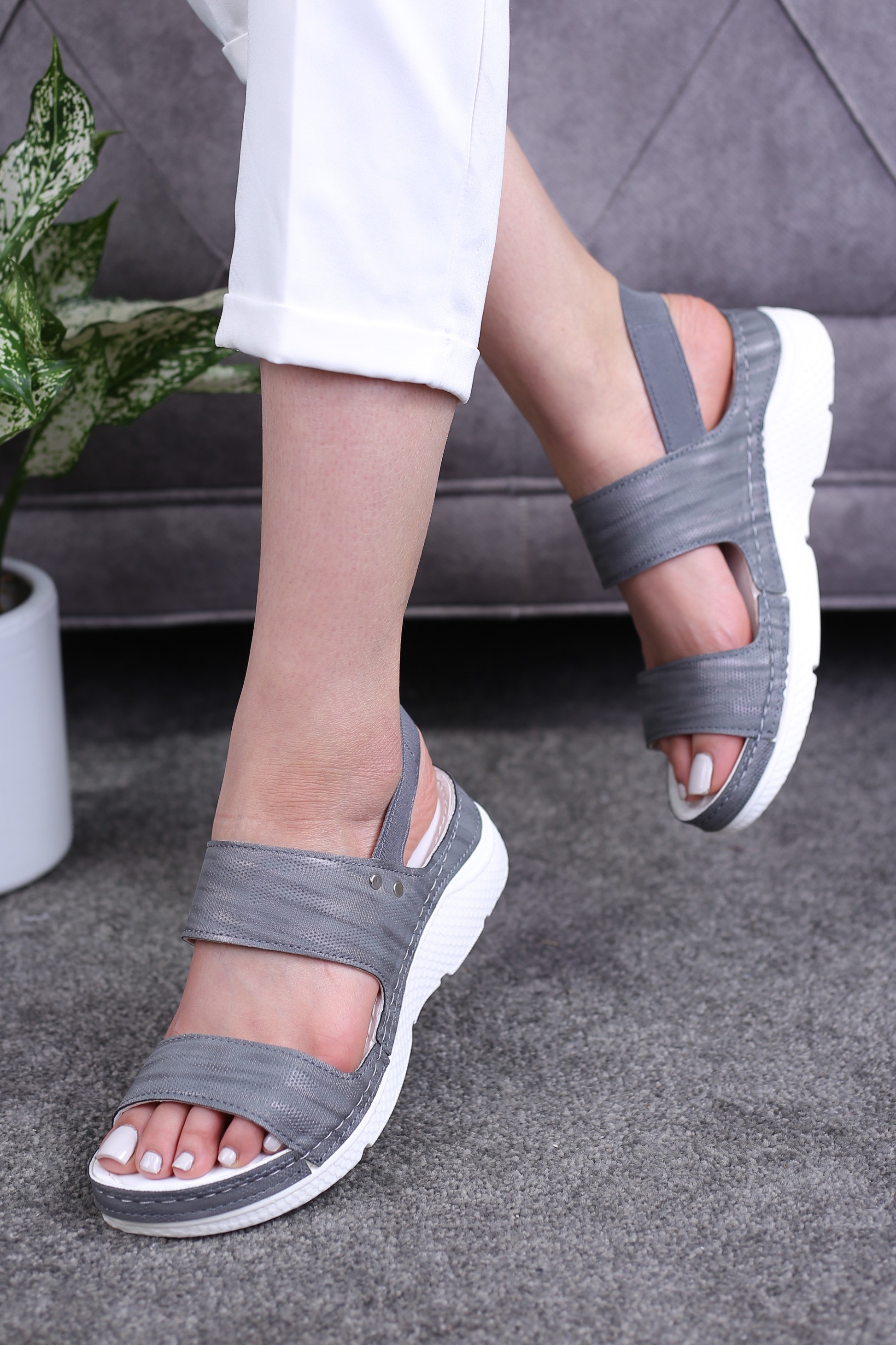 کفش صندل زنانه رکابدار تابستانی لیانا