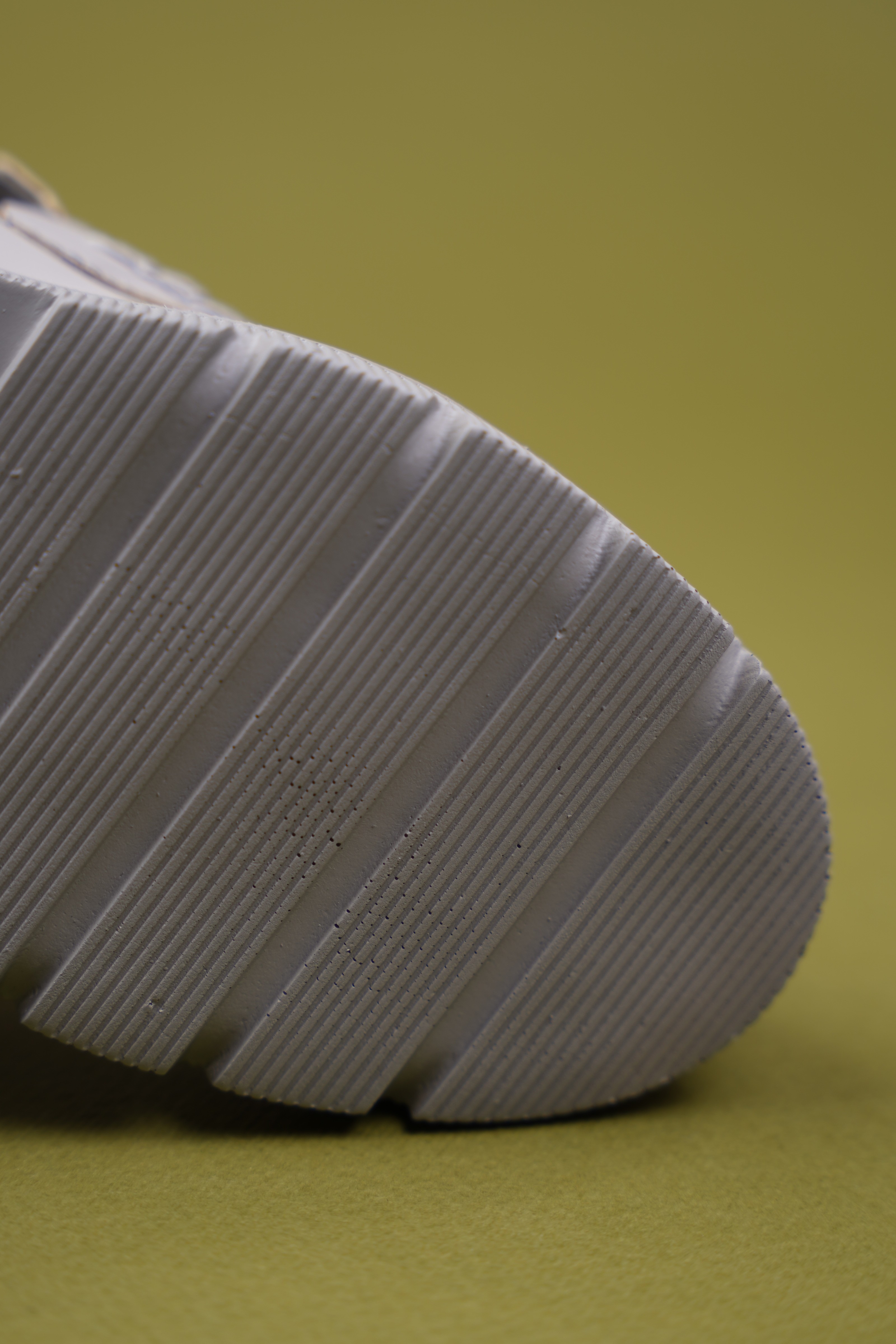 کفش کالج زنانه ساعتی