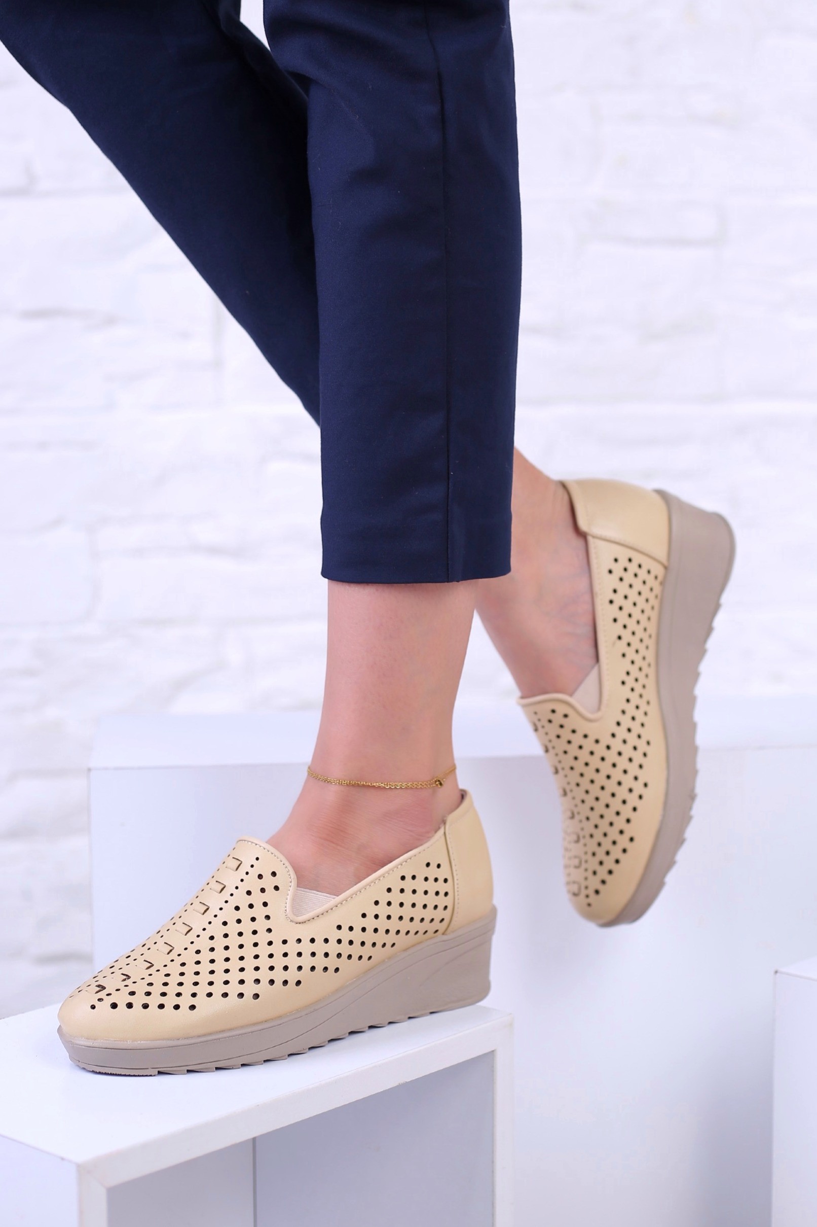 کفش پرسنلی زنانه ترافیک شاتل