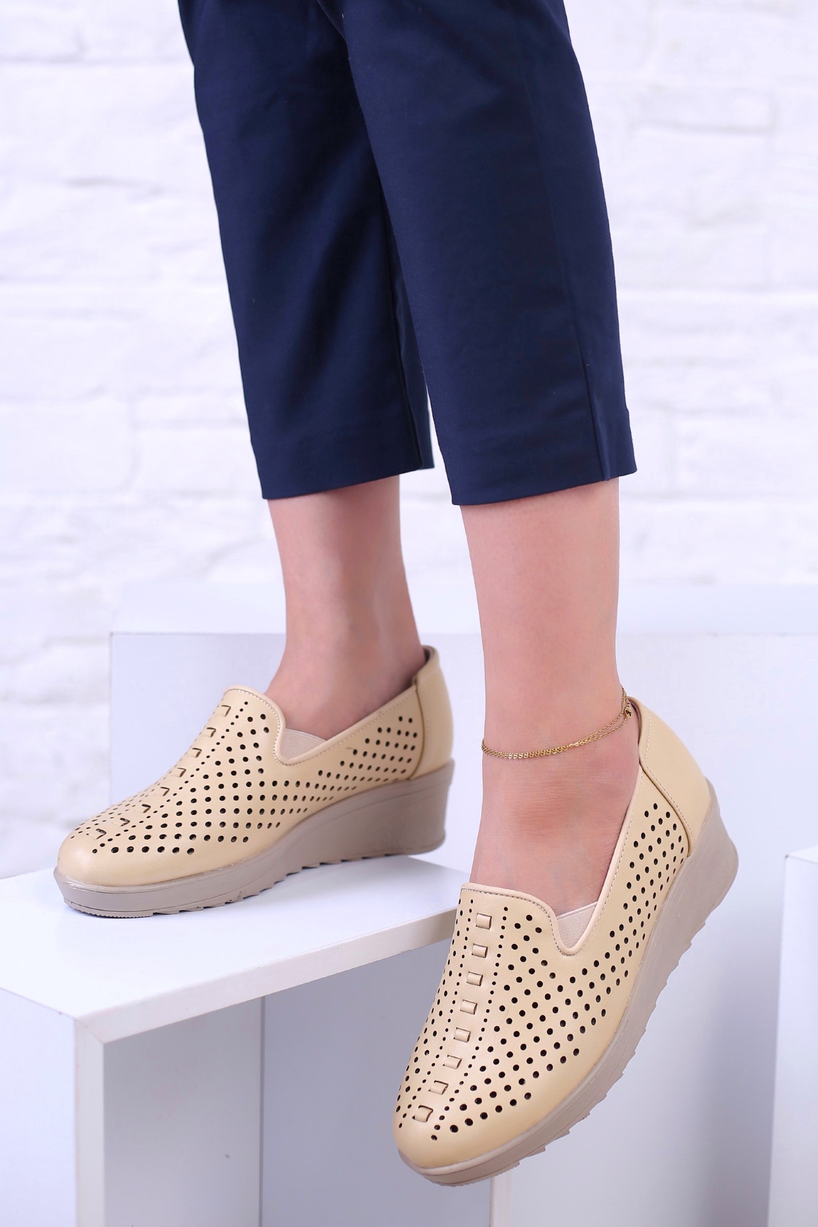 کفش پرسنلی زنانه ترافیک شاتل