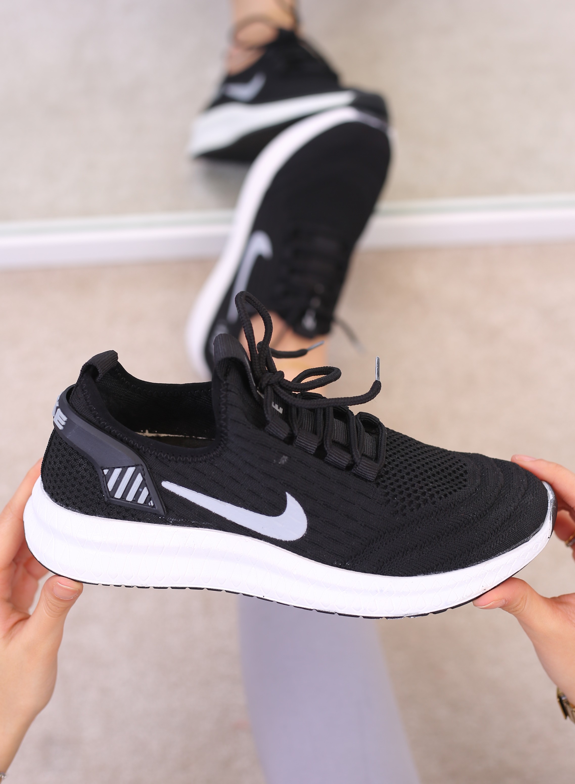 کفش اسپرت زنانه بافتی