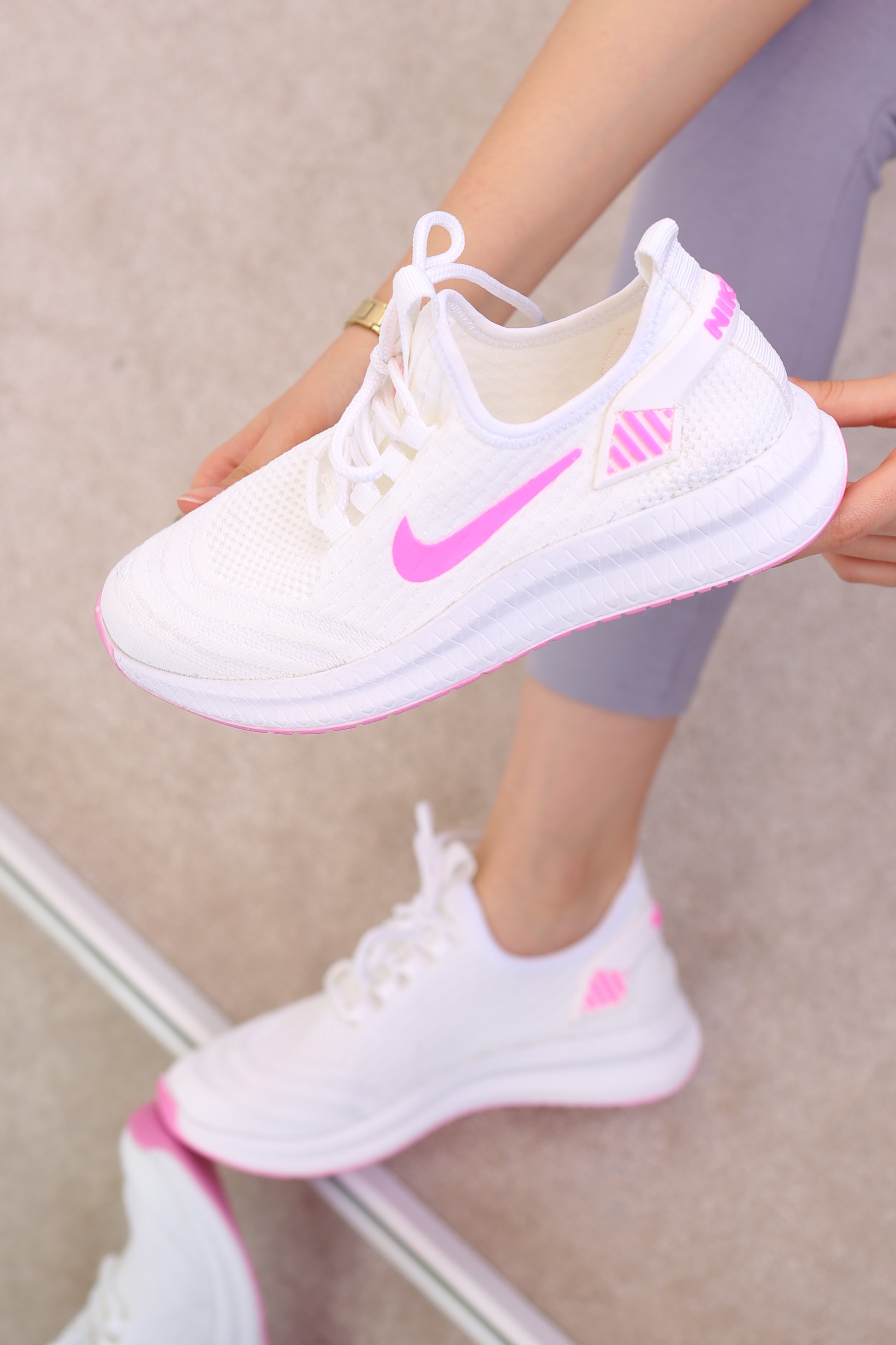 کفش اسپرت زنانه بافتی